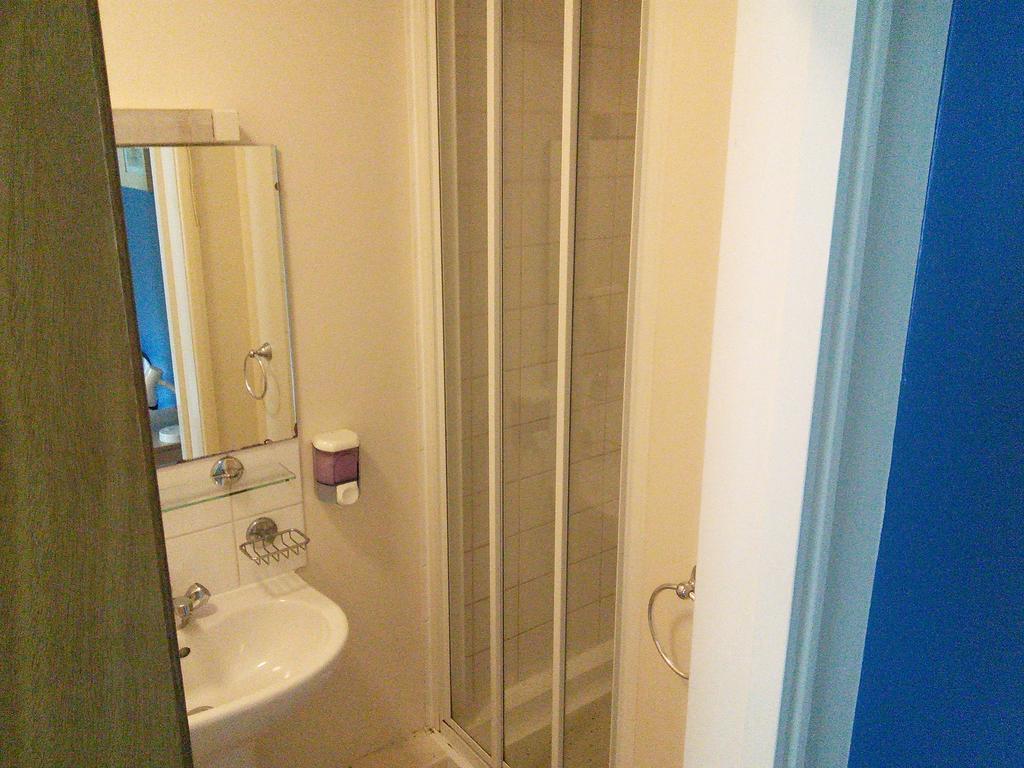 Brimar Guest House Totton Zimmer foto